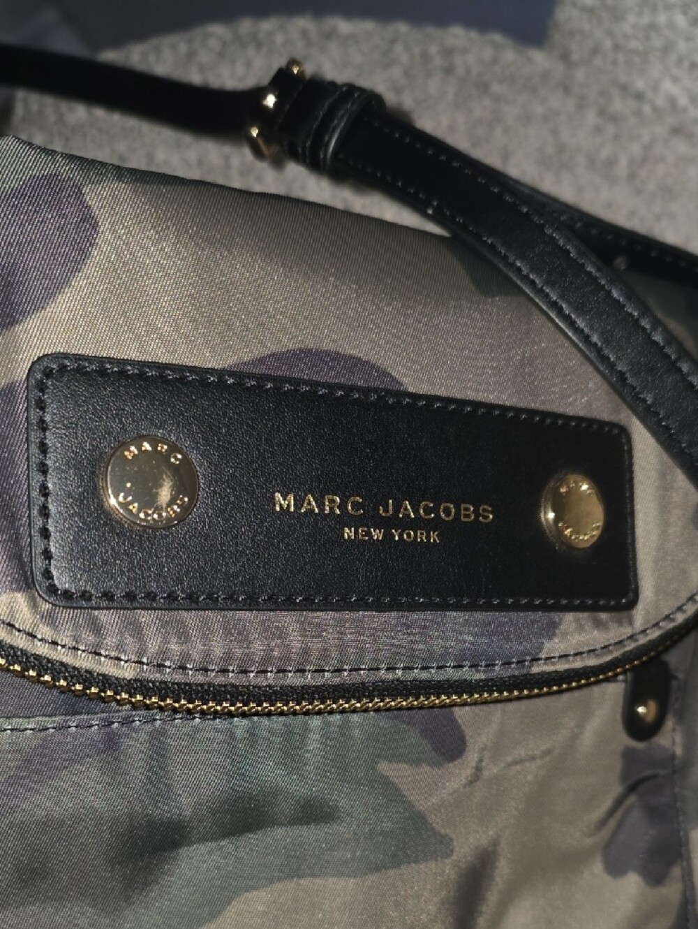Marc Jacobs Green Camo Preppy Mini Messenger Crossbody Bag - Picture 9 of 14